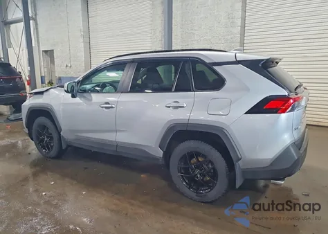 2021 Toyota Rav4 Xle z USA, uszkodzony, nr VIN 2T3P1RFV3MW193393